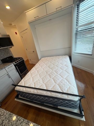 16 Fifth Street 11, Chelsea, MA 02150