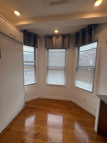 16 Fifth Street 11, Chelsea, MA 02150