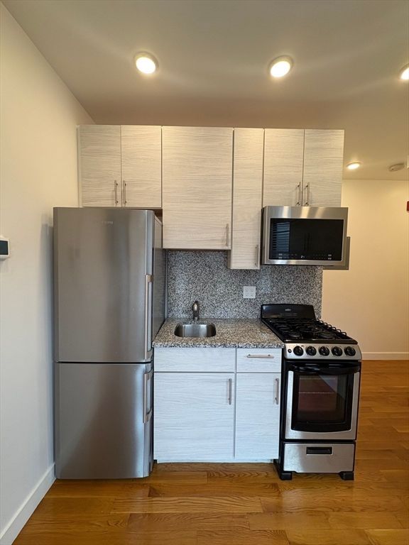 16 Fifth Street 11, Chelsea, MA 02150