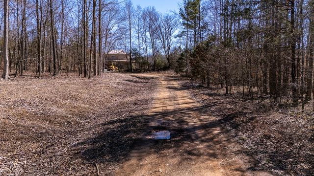 34 Copperas Branch Rd, Leoma, TN 38468