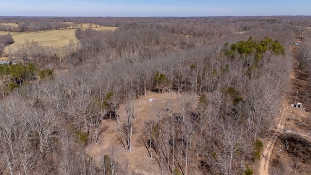 34 Copperas Branch Rd, Leoma, TN 38468