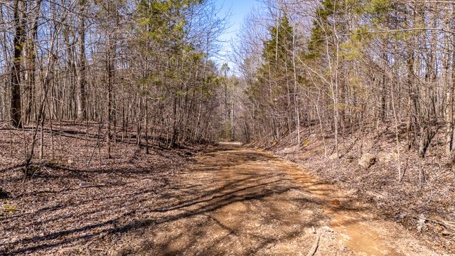 34 Copperas Branch Rd, Leoma, TN 38468
