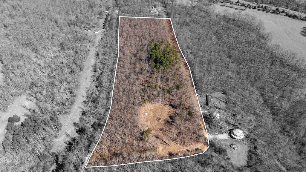 34 Copperas Branch Rd, Leoma, TN 38468