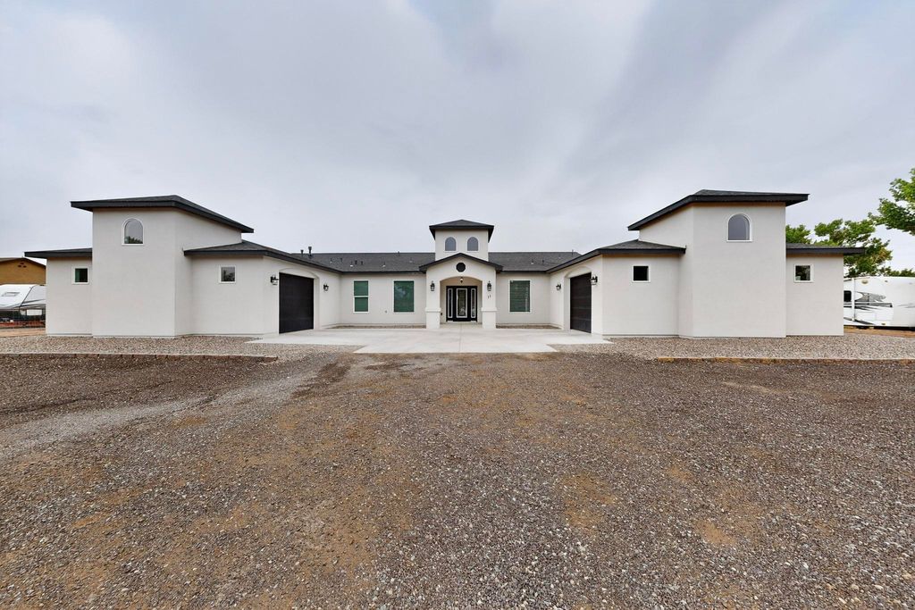 11 INSPIRATION Drive, Los Lunas, NM 87031