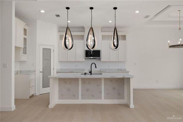 617 W La Pointe Avenue, Alton, TX 78572