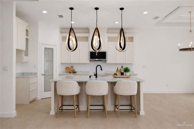 617 W La Pointe Avenue, Alton, TX 78572