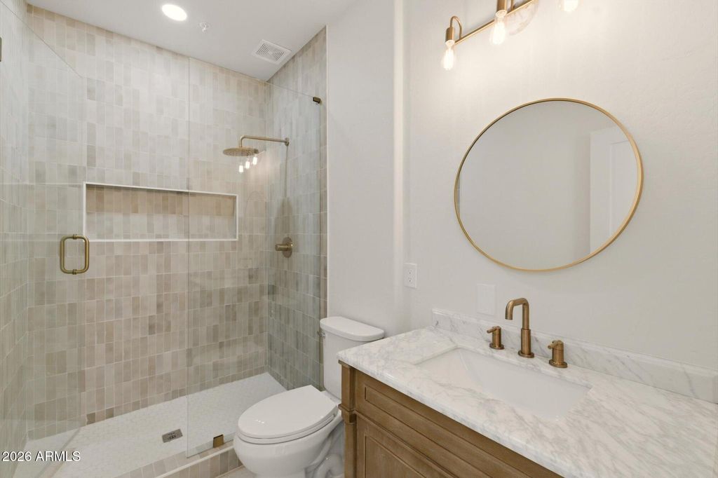Image 15 of property listing at 7776 E SANDS Drive, Scottsdale, AZ 85255