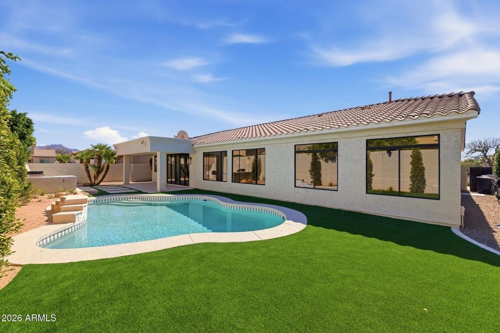 Image 16 of property listing at 7776 E SANDS Drive, Scottsdale, AZ 85255