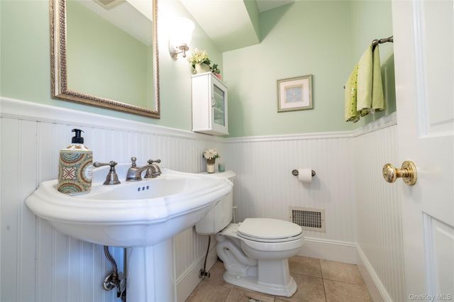 19 Oak Shore Drive, Bayville, NY 11709