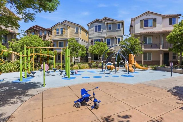57 Regency Place, Hayward, CA 94544
