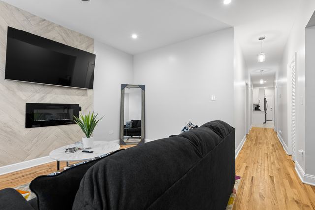 6112 S Vernon Avenue, Chicago, IL 60637