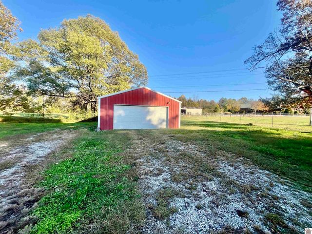 9826 State Route 945, Melber, KY 42069