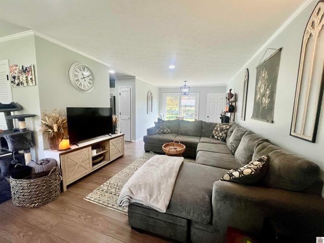 9826 State Route 945, Melber, KY 42069