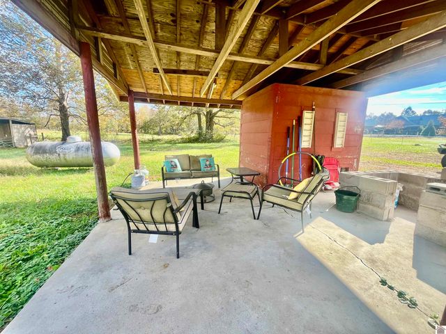 9826 State Route 945, Melber, KY 42069