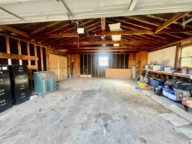 9826 State Route 945, Melber, KY 42069