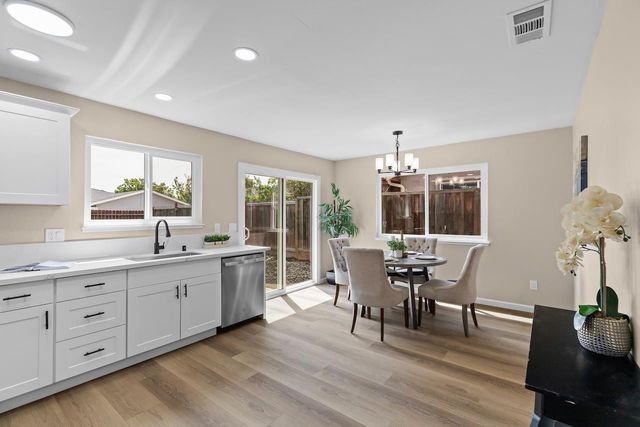 688 Chestnut Ave, Tracy, CA 95376