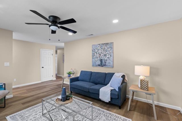688 Chestnut Ave, Tracy, CA 95376