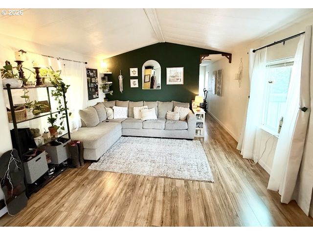 27645 SNYDER Rd 14, Junction City, OR 97448