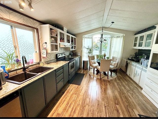 27645 SNYDER Rd 14, Junction City, OR 97448