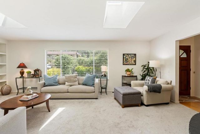 6970 Lakeview Drive, Salinas, CA 93907