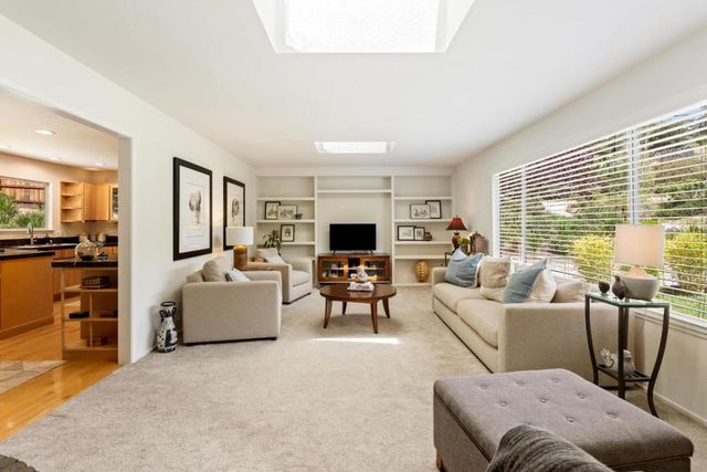6970 Lakeview Drive, Salinas, CA 93907
