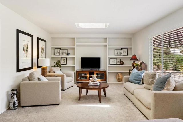 6970 Lakeview Drive, Salinas, CA 93907
