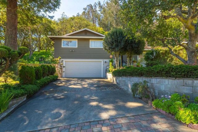 6970 Lakeview Drive, Salinas, CA 93907