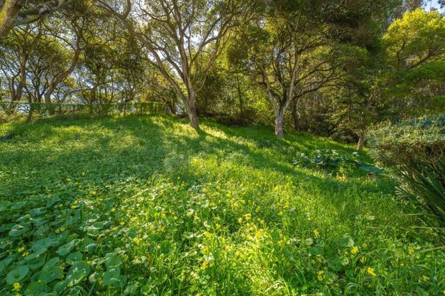 6970 Lakeview Drive, Salinas, CA 93907