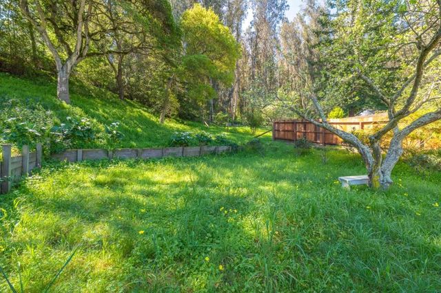 6970 Lakeview Drive, Salinas, CA 93907