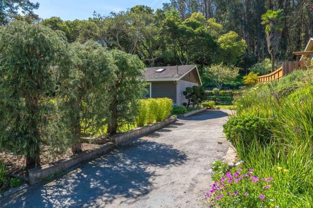 6970 Lakeview Drive, Salinas, CA 93907