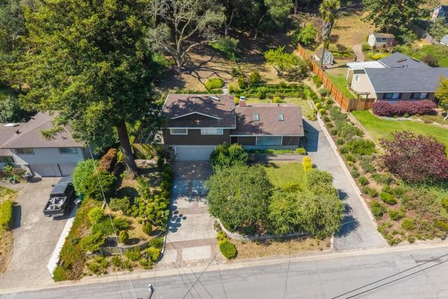 6970 Lakeview Drive, Salinas, CA 93907