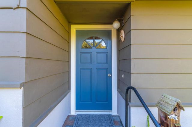 6970 Lakeview Drive, Salinas, CA 93907
