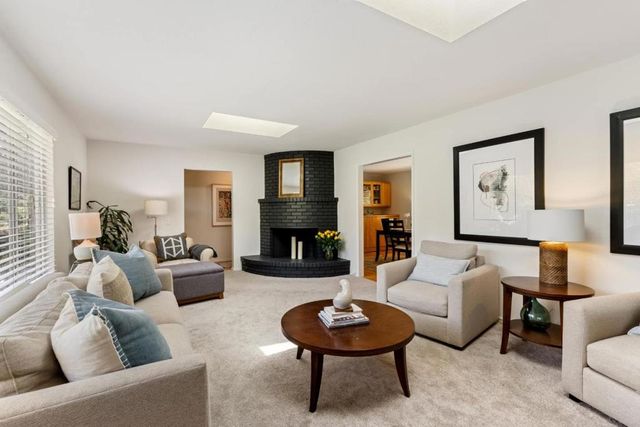 6970 Lakeview Drive, Salinas, CA 93907