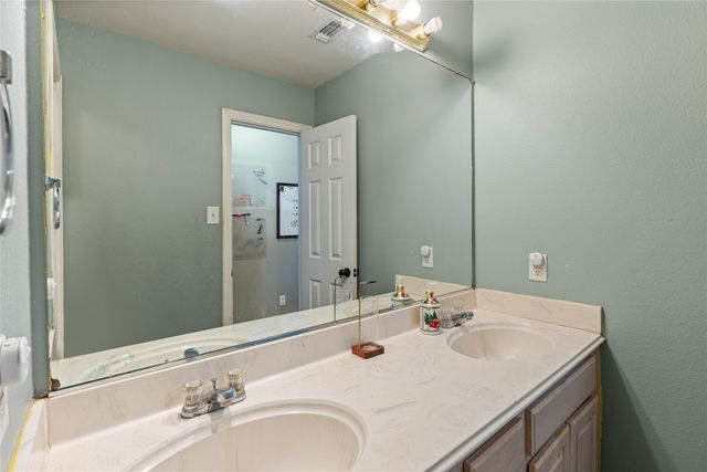 810 Maples Avenue, Mckinney, TX 75069