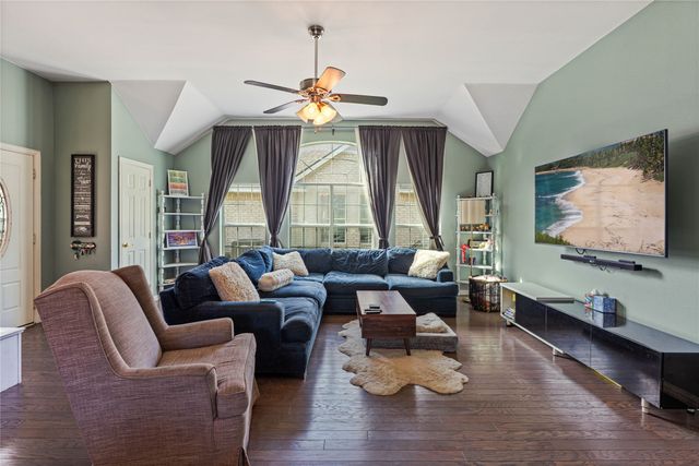 810 Maples Avenue, Mckinney, TX 75069