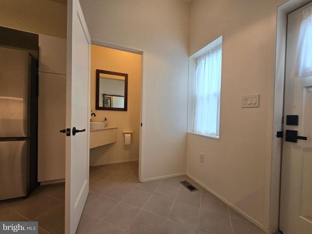 804 E NORTH AVE, Baltimore, MD 21202