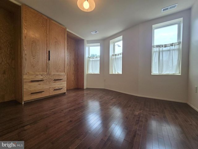 804 E NORTH AVE, Baltimore, MD 21202