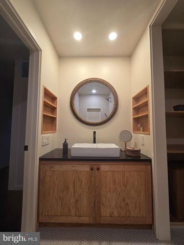 804 E NORTH AVE, Baltimore, MD 21202