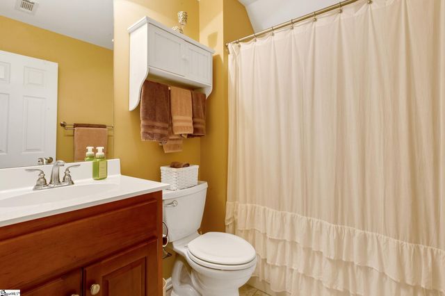 621 Pointe Wildwood Drive, Seneca, SC 29678