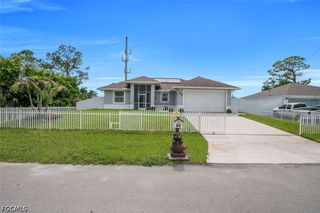 60 Floyd AVE S, Lehigh Acres, FL 33976