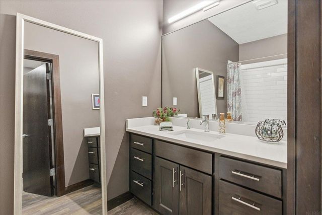 250 State St Apt 302, Cedar Falls, IA 50613