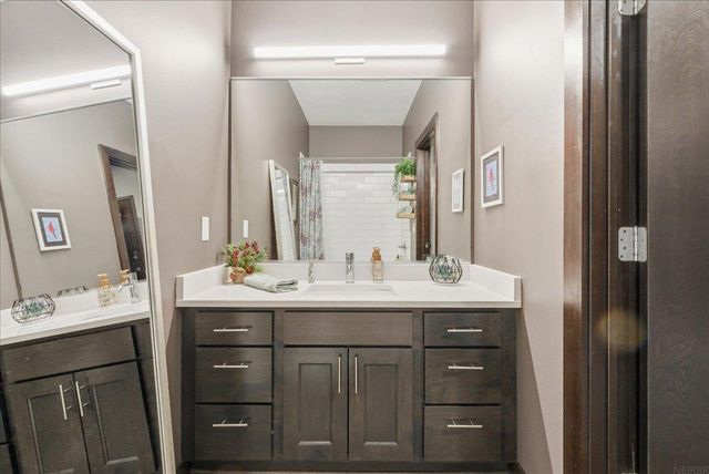 250 State St Apt 302, Cedar Falls, IA 50613