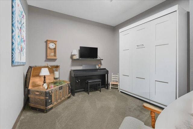 250 State St Apt 302, Cedar Falls, IA 50613