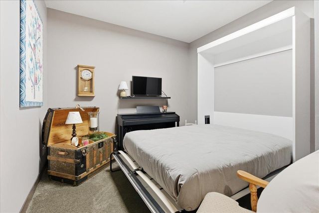 250 State St Apt 302, Cedar Falls, IA 50613