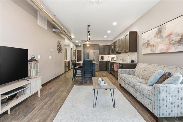 250 State St Apt 302, Cedar Falls, IA 50613