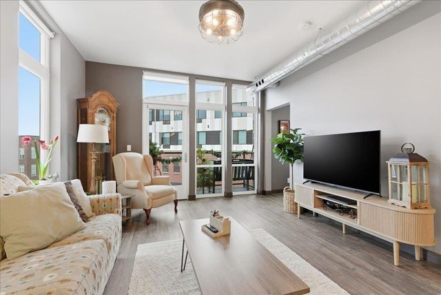 250 State St Apt 302, Cedar Falls, IA 50613