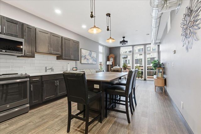 250 State St Apt 302, Cedar Falls, IA 50613