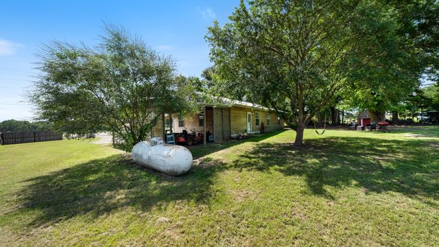 29080 State Highway 19 N, Athens, TX 75752