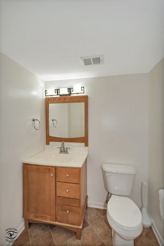1311 S Finley Road 218, Lombard, IL 60148