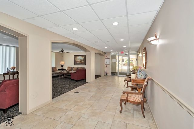 1311 S Finley Road 218, Lombard, IL 60148